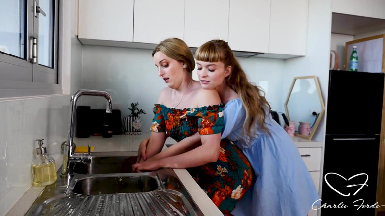 CharlieForde: Stuck in the Sink Featuring Charlie Forde, Laney Day