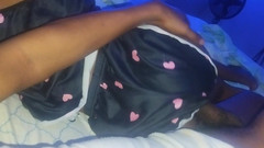 Skyy: Ayah tiri mengongkek saya! Memanjat Di Atas Katil Dengan Ayah...