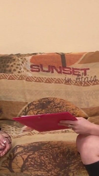Duas ruivas tesudas se divertem com vibrador
