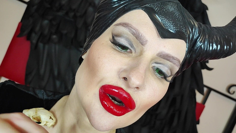 Princess18_: शक्तिशाली लाल लिपस्टिक पुरुषवादी चुंबन से