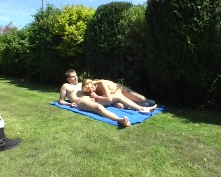 BB Video - Vintage Story: Alman orta yaşlı seksi amatör açık havada sikiliyor