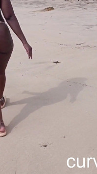 Un Rapidito En La Playa Con Un Chico Local
