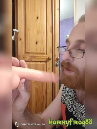 Hornyfrog88: Peluda femboy se puso cachonda