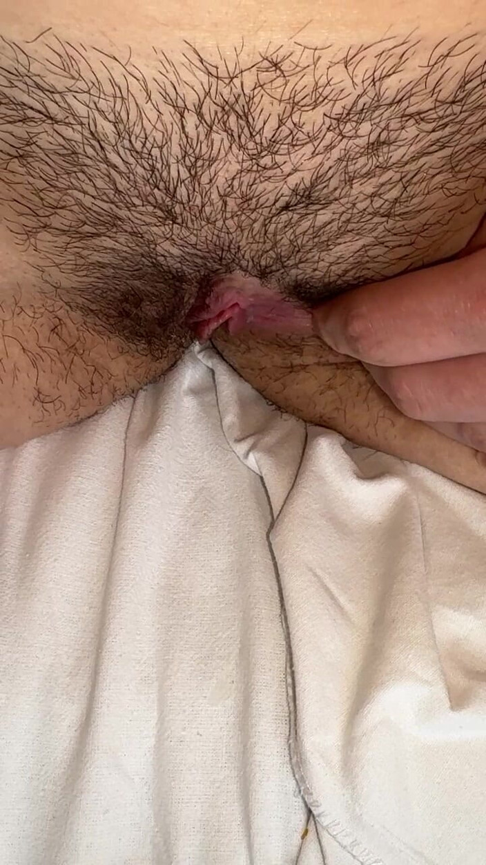 JuliaVeil: Voller Busch Mit Smegma &amp; Sahne Bedeckt - Nahaufnahme Haarige Muschi Mit...