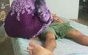 Bed: Indisk desi hemmafru hade sexvideo