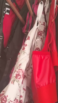 Tengo una buena selección de atuendos para hacer costumbres, o eres bienvenido a comprarme nuevos atuendos y haré una costumbre gratis