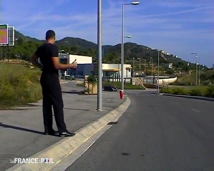 La France a Poil: Hot Young Brunette Gives Hitchhiker a Special Ride