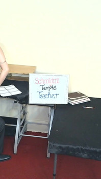 La studentessa tenta l'insegnante