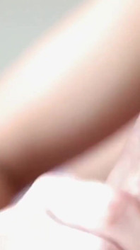 Hete blonde babe krijgt seks op haar kleine en schattige poesje