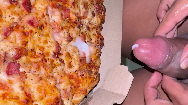 Brunettehotts: C’est l’heure d’une pizza