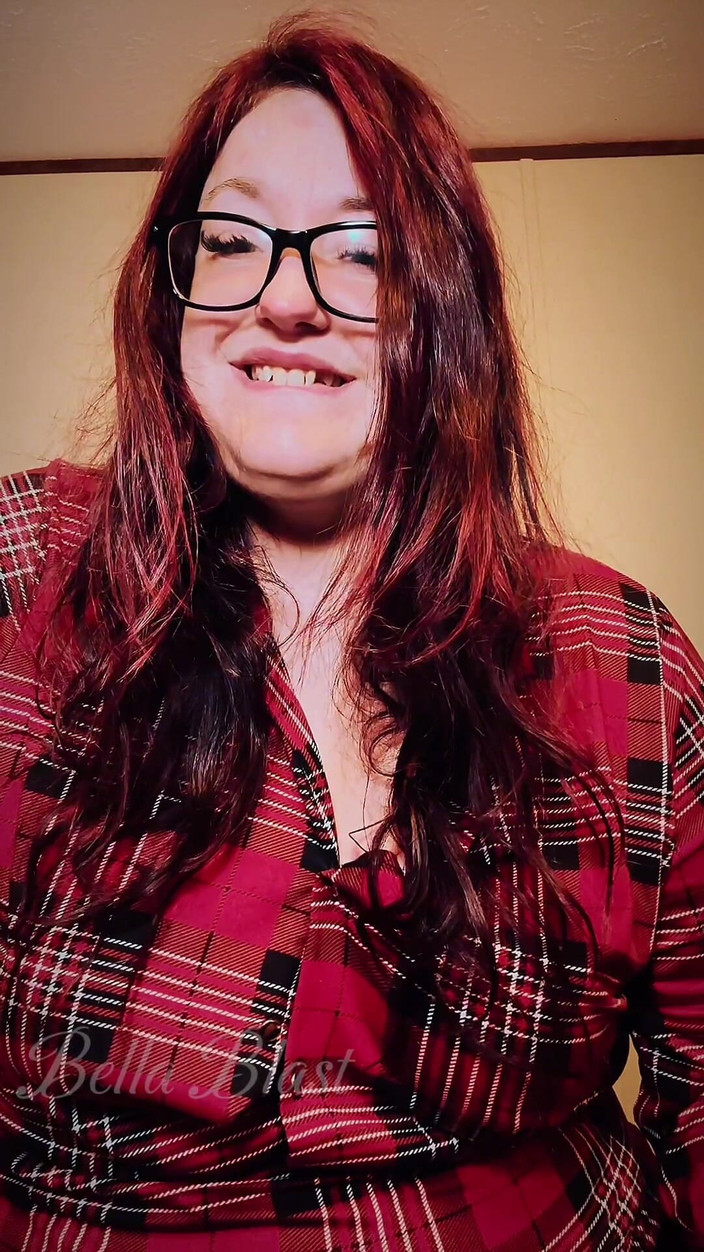 BellaBlast: In gola 2: una sinistra devozione gola profonda con i piedi:...