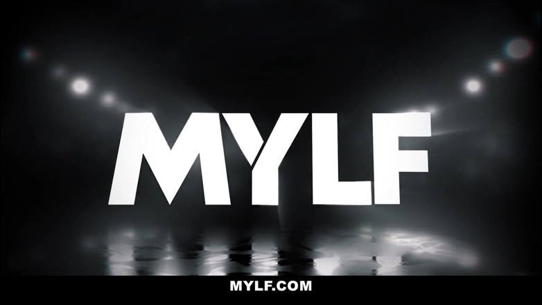 Mylf Official: Addams hoan lạc