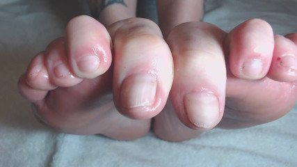 Abby Anna: Engrasando mis uñas cortas naturales