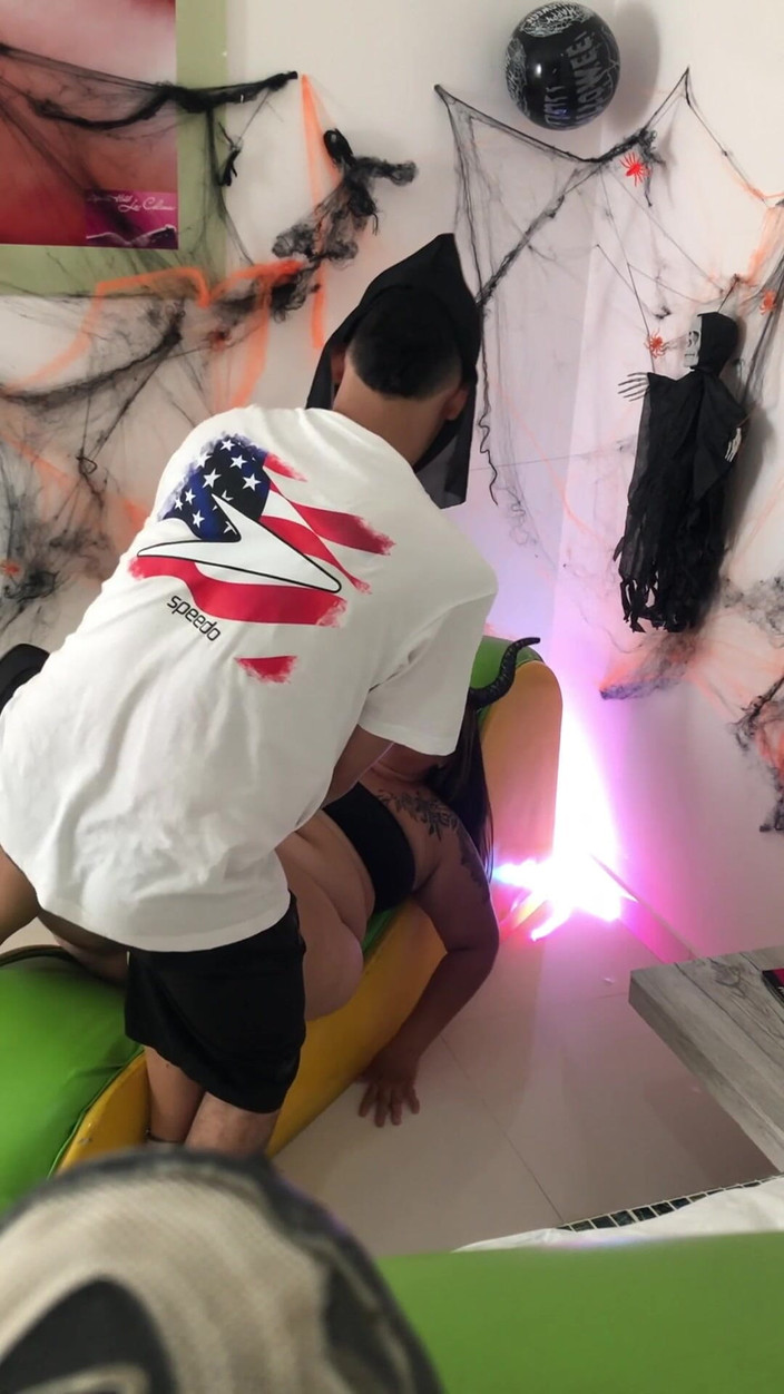 Lexly_16: knullade med styvcousin på en fest hon visste inte vem...