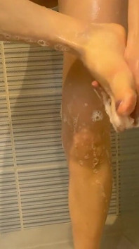Masaj pentru femei Tus. Picioarele în apă cu săpun până la orgasm