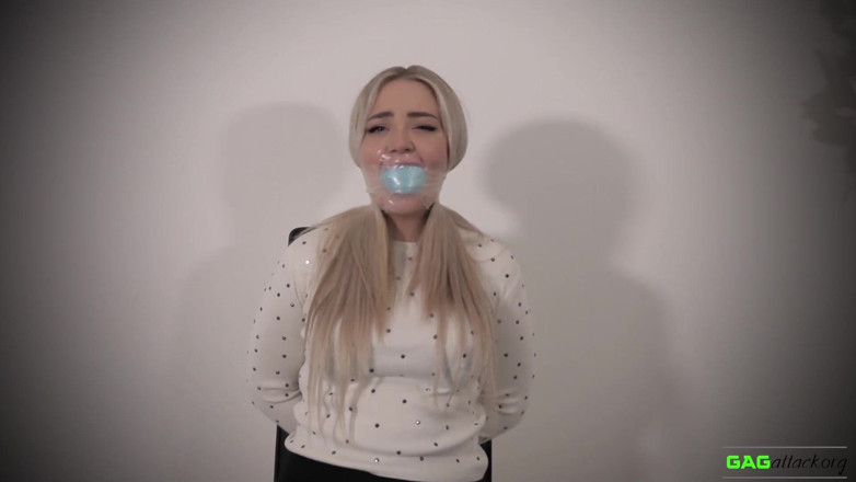 Gag Attack: Aubrey - băng gạc rõ ràng