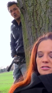 Jessy e conny Dachs fanno pipì!!