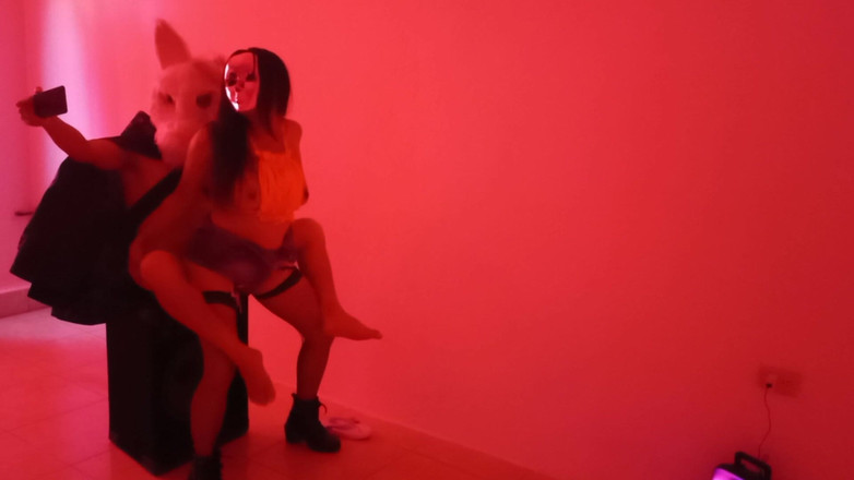 Martin13: Eu conheci um homem que se vestia de coelho em...