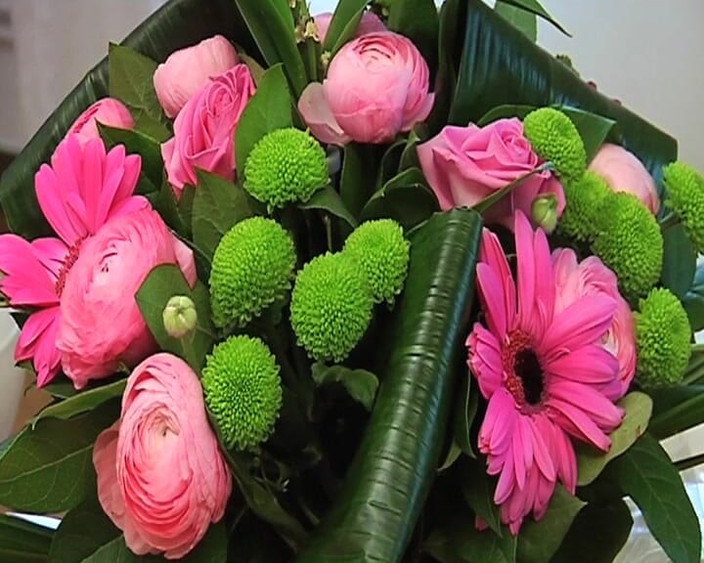 Planete Francaise: Tante seksi perancis rambut pirang lagi asik jilat sperma setelah...