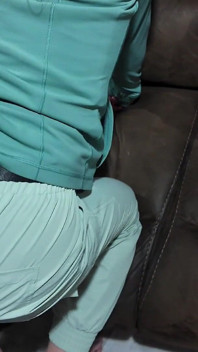 Adorazione Del Culo Della Moglie Americana in Pantaloni Con Punto Di Vista