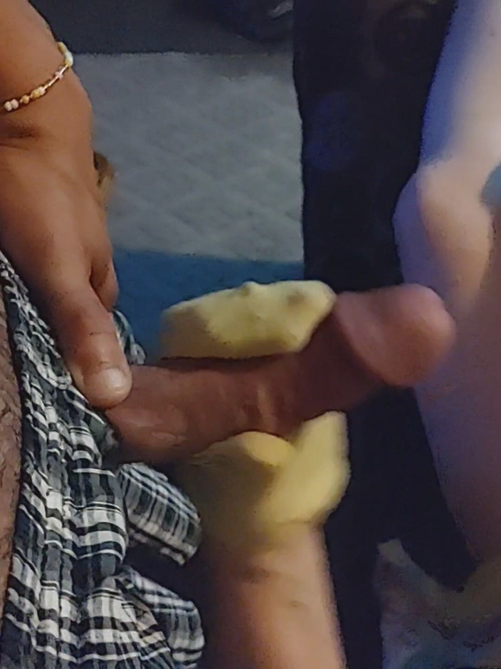 SocksAddict69: Sockjob - minnie footjob stoking tetikus - melancap stoking buku lali kuning -...