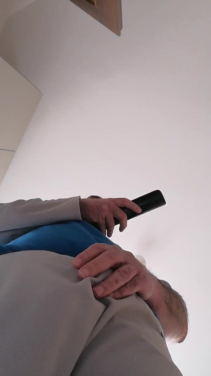 Setesesso7: Słyszysz dźwięk mojej ręki drgnącej po moim twardym, spuchniętym członku