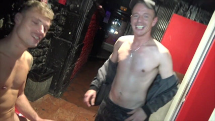 Kinky Bareback Boys: Alex scopata senza preservativo dal cazzo di un bad boy...