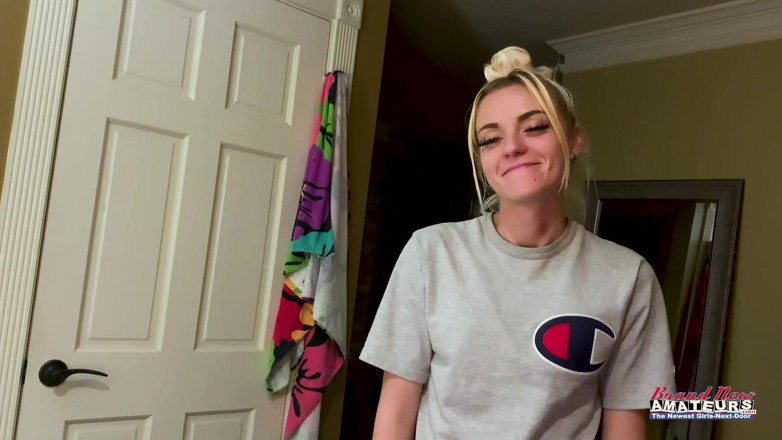 Brand New Amateurs: Manipulating my Sassy body rub girl into showing off body