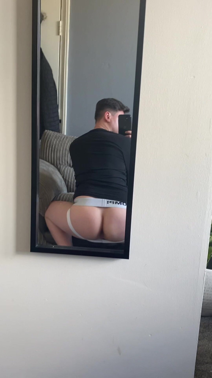 Tylercody: Wanita seksi dalam jock