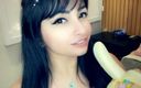 Emanuelly Raquel: Jilat pisang dengan sensual