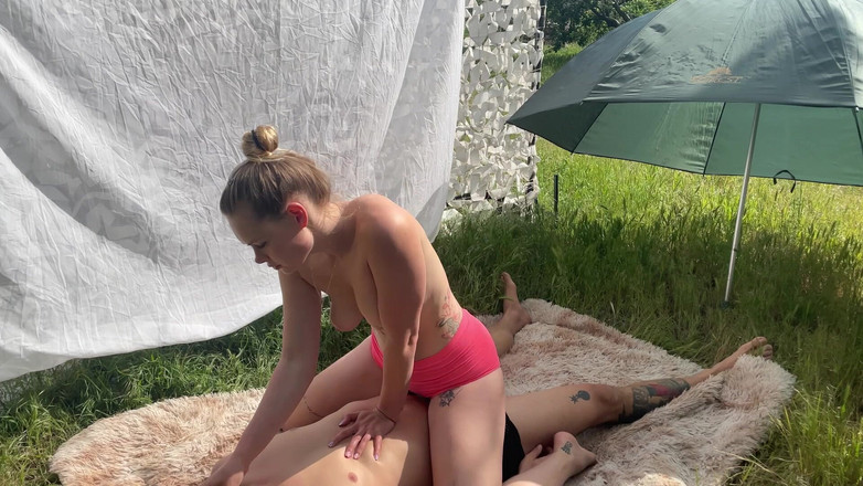 HotPrincessUA: Йога-девушка Kinly трется о задницу и насухо трахает