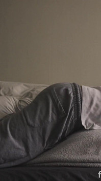 Routine Matinale: L’aube Douce D’un Papa Sexy, Les Courbes Juteuses Et Les Chuchotements De Romance Libèrent Les Ambiances