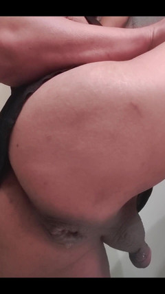 KNKY Bee: Arsch so fett und eifrig. Ich kann es auf Befehl öffnen