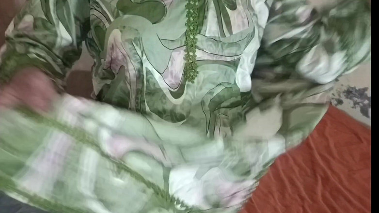MHM: Ta zamężna Desi Bhabhi jest zagubiona w swojej fantazji