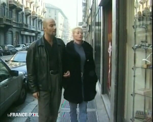 French Family Secrets: Una rubia sucia es follada por dos pervertidos en una...