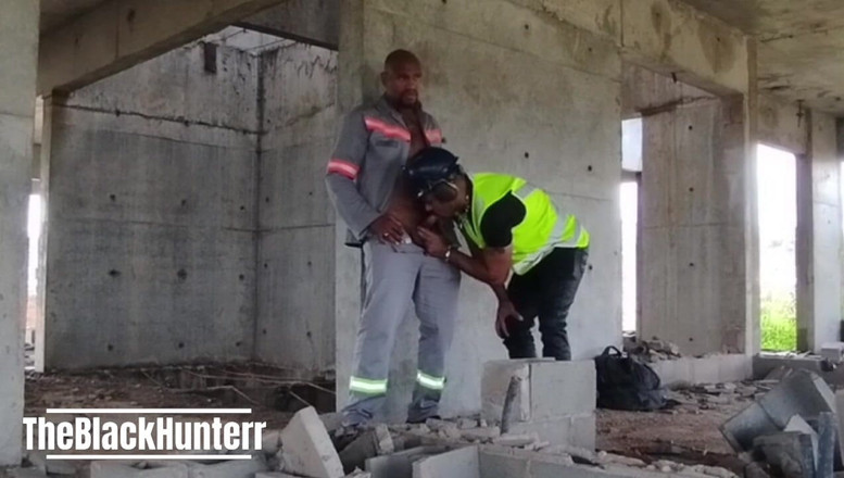 TheBlacKHunterr: Giorno festivo e operai che scopano nelle costruzioni