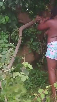 Fucking in the Bush with Natural Breeze Is Very Good and Sweet