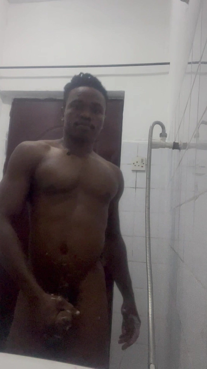 Banging stallion: J’ai vraiment besoin d’une chatte au cul étroit pour mettre cette...