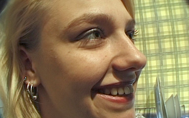 Real Sex Pass: Hezká amatérka Sarah dělá své vůbec první nahé focení