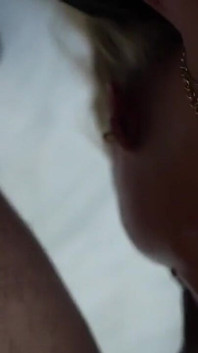 荡妇kiki klout和harley King于7月4日分享泰迪·塔兰蒂诺的精液