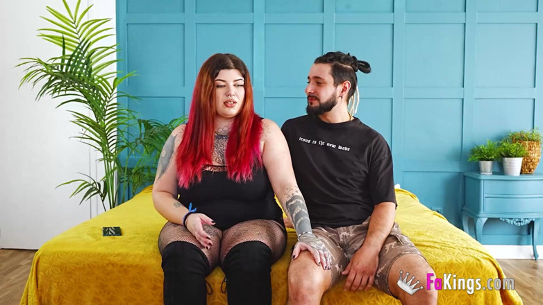 FAKings: Bellezza Alternativa Paffuta Scopa Una Turista: Leia Sáez, Che Spremere...