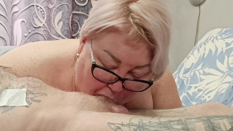 Zona901: Tiefer blowjob mit spermaschlucken # 46