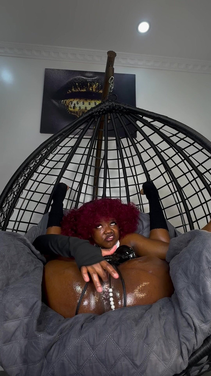 SEXXY-DAISY: Dildolara yumruk sokmam kesinlikle sonum olacak