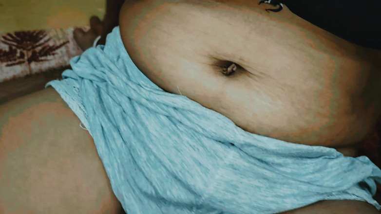 Uttar dinajpur: 继妹和继兄弟热门视频印地语音频