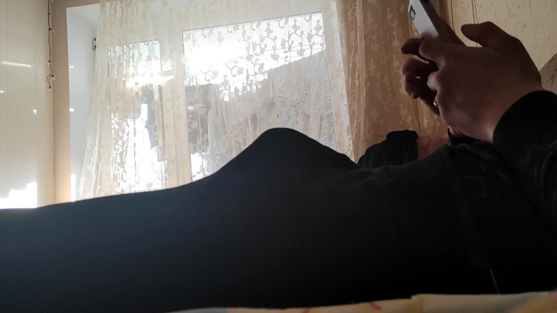 Auff: Masturbarsi a casa in mutandine e guardare porno
