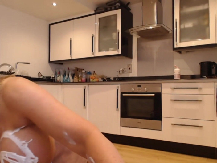 Sophie James: Dildo eksplosif kencing lotion