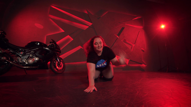 AssGives: Odvážný tanec