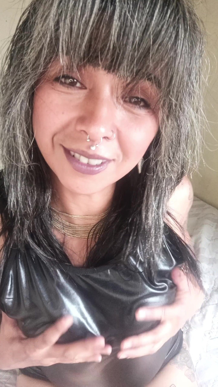 Casia Castro: Prstit si s vaginou