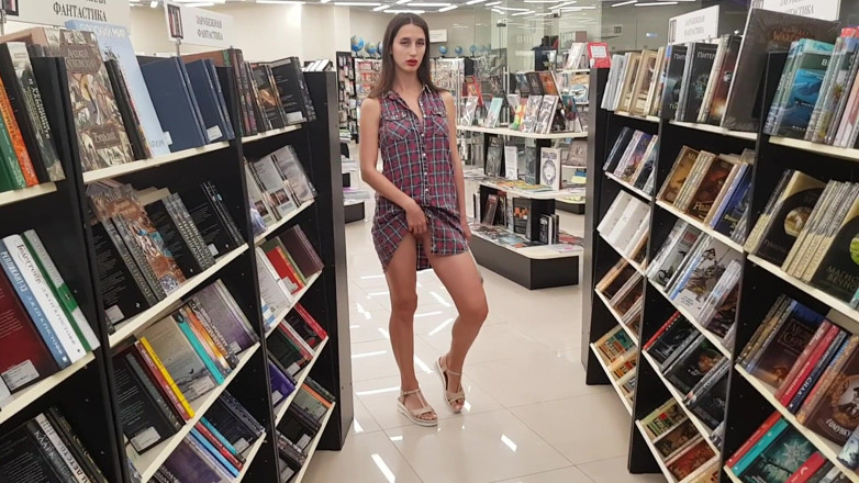 SweetButtocks: Woman in a Bookstore Shows Her Pussy and Ass