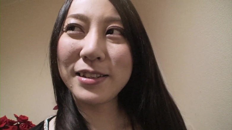 Japan Lust: Slender Japanese MILF comes hungry for creampie